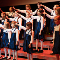 Na zdjęciu fragment występu chóru Skowroneczki.