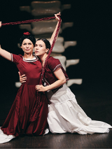 Zdjęcie Artystek na scenie autorstwa Agnieszki Cytackiej.