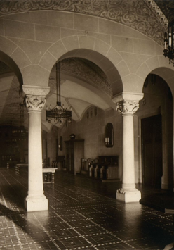 Na zdjęciu archiwalne zdjęcie wnętrza Zamku.