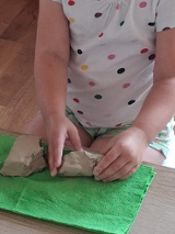 Na zdjęciu fragment warsztatów dla dzieci.