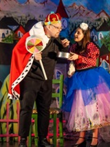 Na zdjęciu fragment przedstawienia.