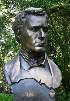 Na zdjęciu fragment pomnika Pawła Edmunda Strzeleckiego w Koszutach.