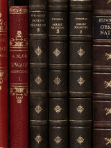 Na zdjęciu okładki starych ksiąg.