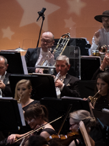 Na zdjęciu widoczna orkiestra podczas koncertu