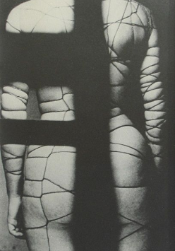 Zdzisław Beksiński, "Gorset sadysty", 1957, fotografia czarno-biała