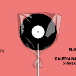 Information about the exhibition and a lollipop made of a vinyl record in cellophane on a pink background.