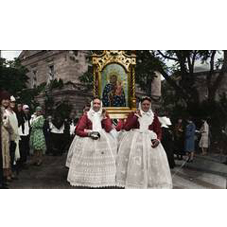 Bamberki z feretronem, Poznań, ok. 1928, Fotografia po koloryzacji, fot. www.mnp.art.pl