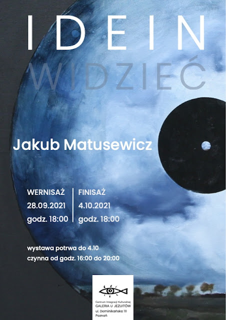 Niebieski baner z nazwą wydarzenia.