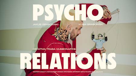 Zdjęcie artysty i nazwa wydarzenia.