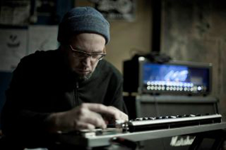 Dariusz Brzostek przy konsoli