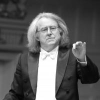 dyrygent Marek Pijarowski