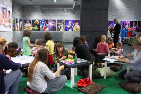 dzieci podczas warsztatów