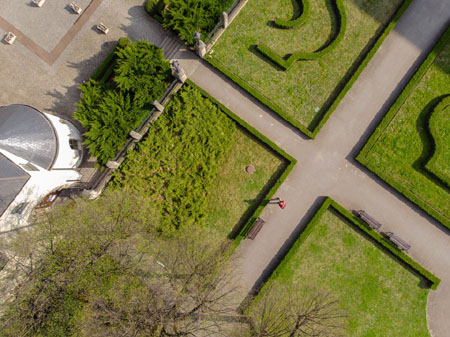 dziedziniec zamkowy z lotu ptaka