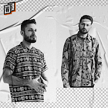 Na zdjęciu widać dwie męskie postacie (członkowie zespołu),