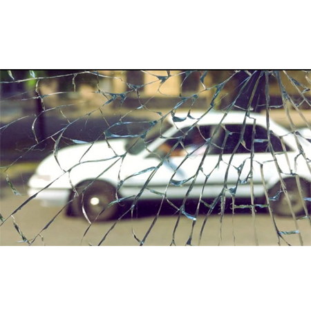 kadr z filmu Uzbrojeni i niebezpieczni Mykola Ridnyi