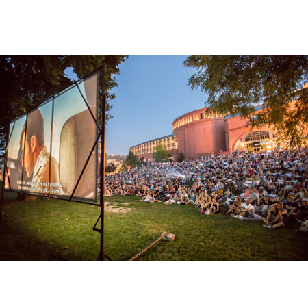 kino w paeku Starego Browaru