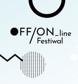 Na delikatnie błękitnym tle widać elementy logo oraz nazwę festiwalu.