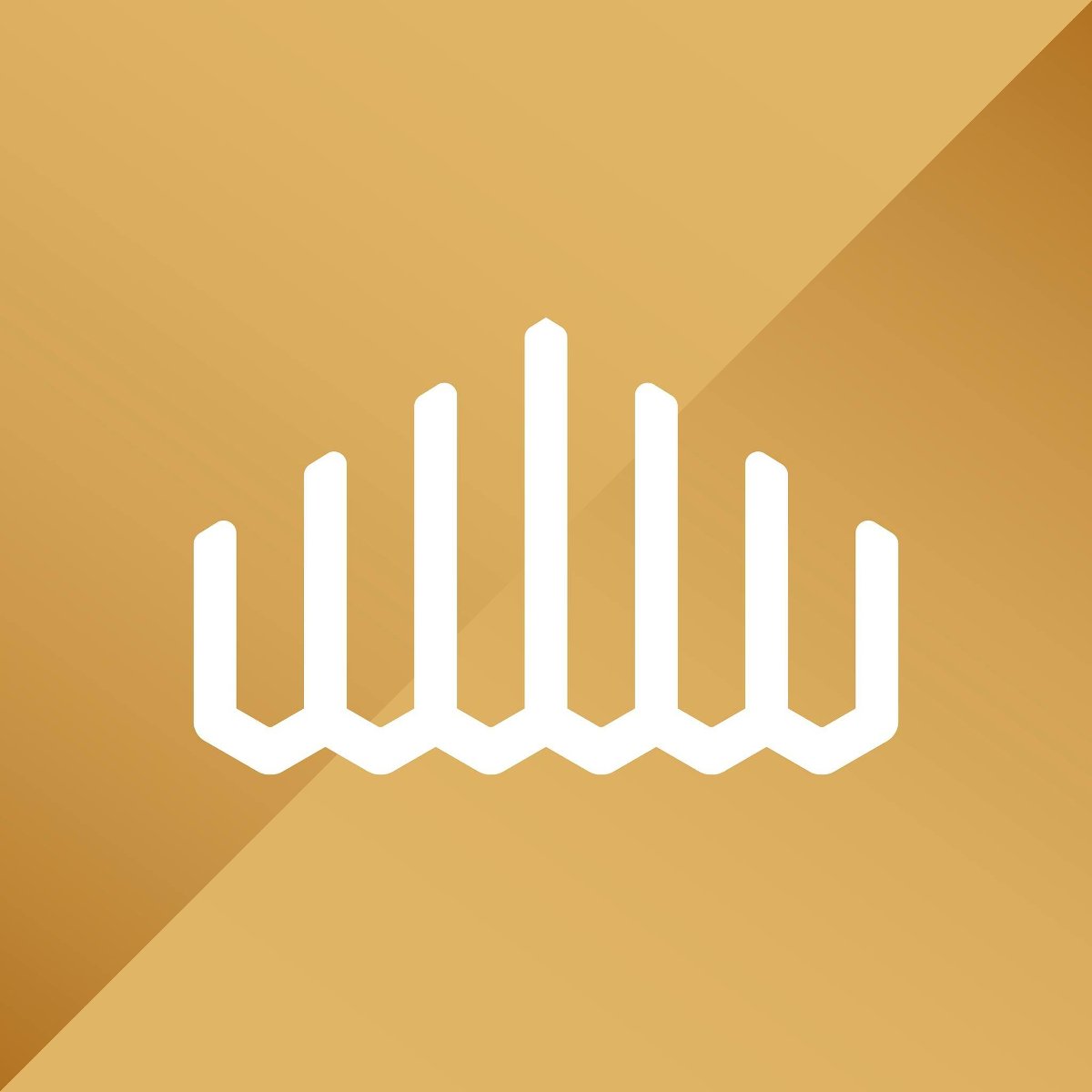 Logo festiwalu. Na brązowym tle minimalistyczna grafika menory.