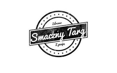 logo z białym napisem "Smaczny Targ" na czarnym tle