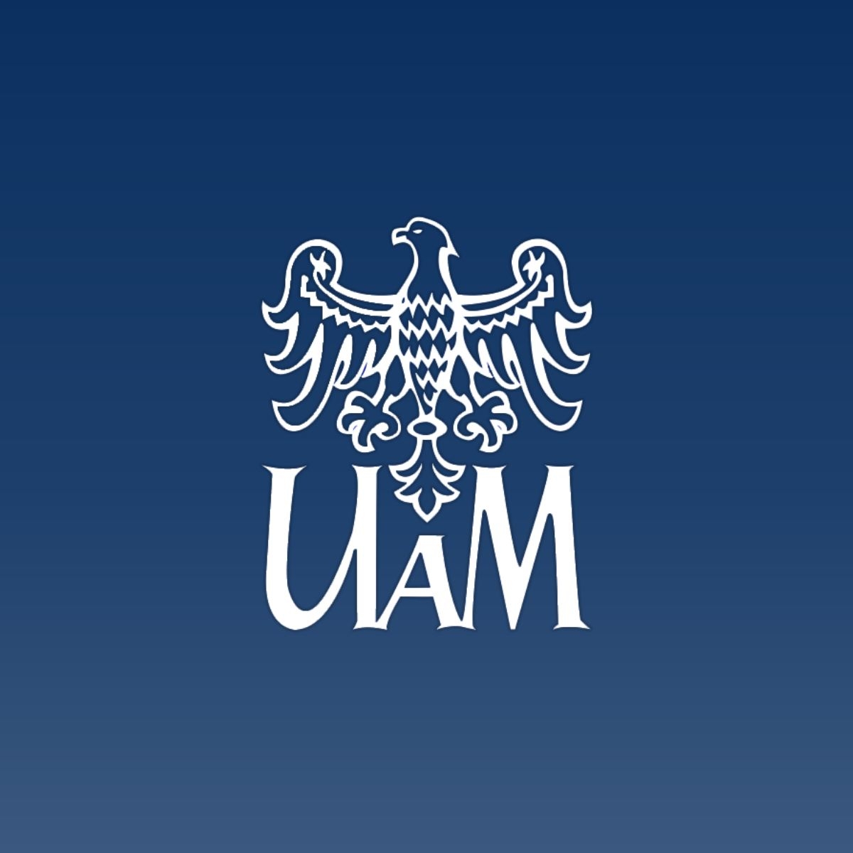 Logotyp KU AZS UAM Poznań - biały orzeł, a poniżej duży biały napis UAM