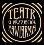 Logotyp teatru. Na czarnym tle jasne liery z wyrazami teatr u przyjaciół kawiarnia ułożone w trzech rzędach, wokół liter okrąg w tym samym kolorze i widoczne fragmenty kolejnych dalszych okręgów.