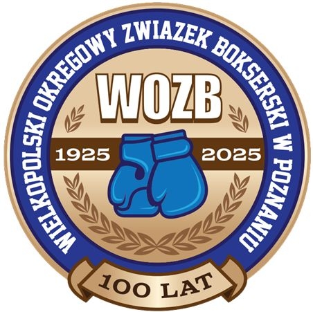 Logotyp Wielkopolskiego Okręgowego Związku Bokserskiego - w złotym środku niebieski rękawice, liśc laurowy i daty 1925 i 2025, oraz biała nazwa związku na niebieskim tle