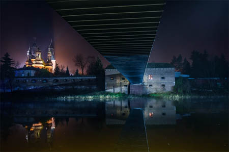 nocny widok z Bramy Poznania na Katedrę, fot. Ł. Gdak