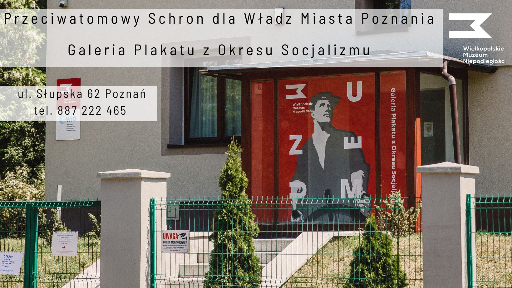 Zdjęcie wejścia do Przeciwatomowego Schronu dla Władz Miasta Poznania oraz Galerii Plakatu z Okresu Socjalizmu