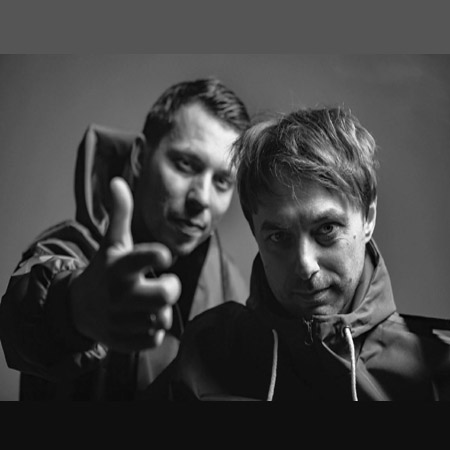 Plakat wydarzenia ze zdjęciem artystów