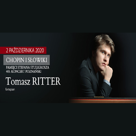 Na zdjęciu Tomasz Ritter. Po lewej napisy informujące o wydarzeniu, czarne tło.