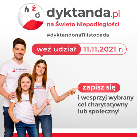 Po lewej stronie stoją uśmiechnięci młody mężczyzna, kobieta i mała dziewczynka, są ubrani w koszulki z napisem "dyktanda.pl". Po prawej napisy informujące o dyktandzie.