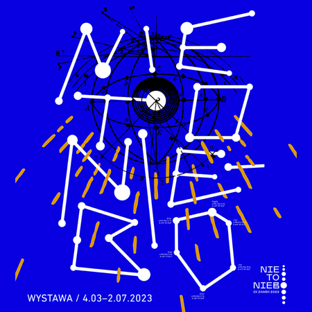 Biało-żółte kreski i figury geometryczne na niebieskim tle.