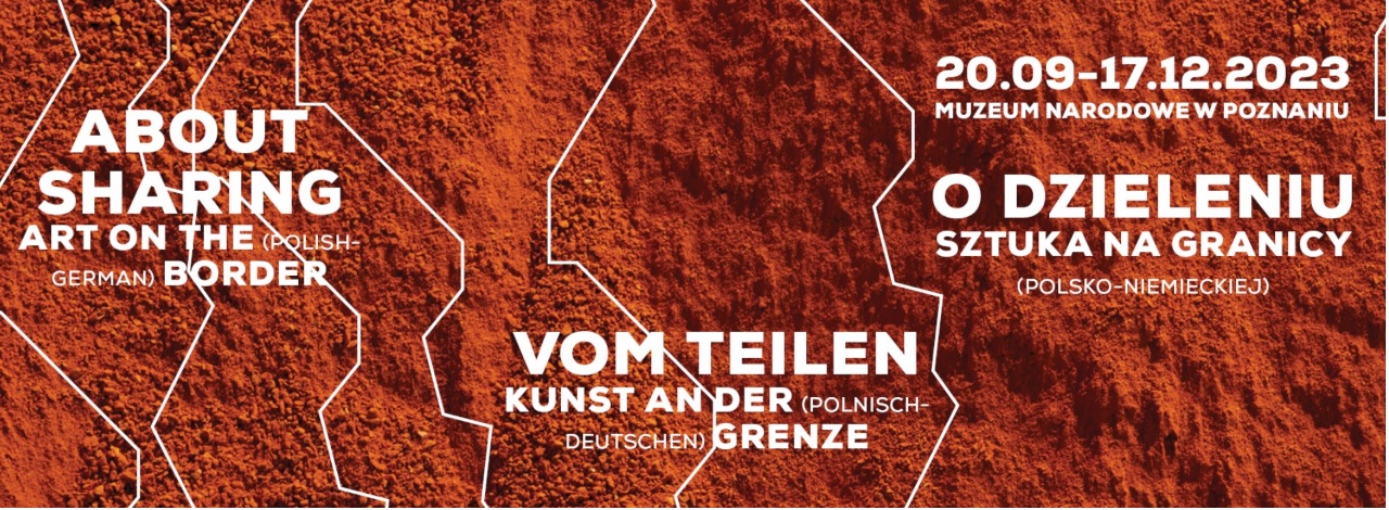 Kilka białych zakrzywionych linii na tle pyłu ceglanego