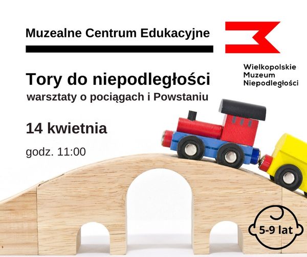 zdjecie drewnianej kolejki wjezdzajacej na wiadukt