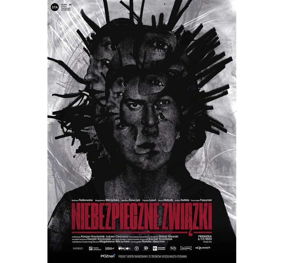 Na biało-szarym tle widoczne ciemne, nakładające się na siebie twarze. W dolnej części plakatu informacje o spektaklu.