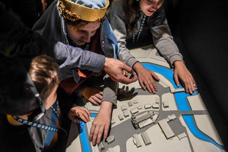 poznawanie wyspy za pomocą makiety, fot. Ł. Gdak