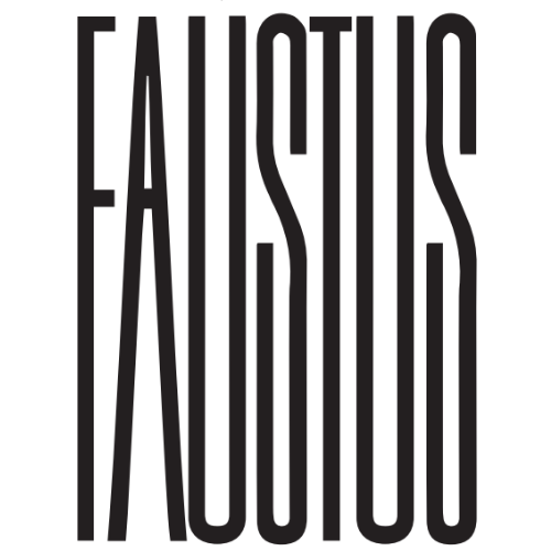 Czarno-biała grafika: na białym tle napis czarnymi, drukowanymi, wydłużonymi literami "Faustus".