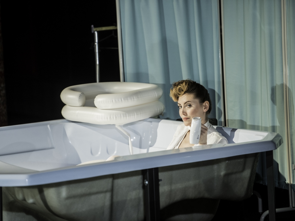 Turnus mija, a ja niczyja, fot. Monika Stolarska © Teatr im. J. Słowackiego w Krakowie 4