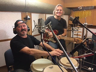 Witek Łukaszewski i Andrzej Mazurek z instrumentami