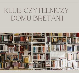 Zdjęcie ściany z półkami zapełnionymi książkami
