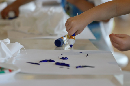 zabawa z tubką farby