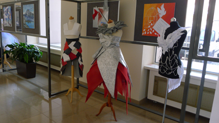 zaprojektowane przez uczniów stroje