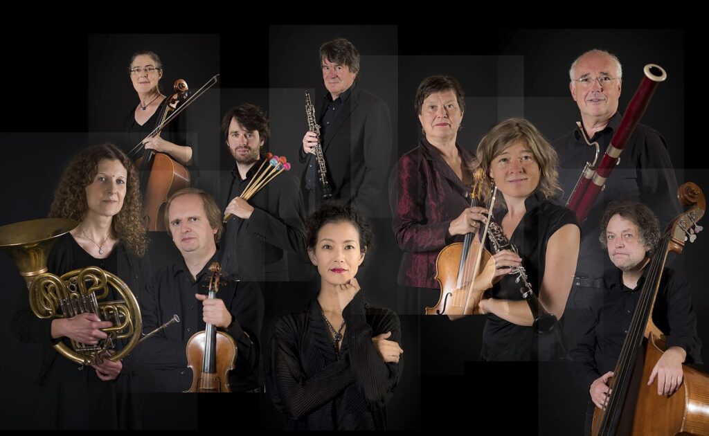 Na zdjęciu członkowie zespołu.