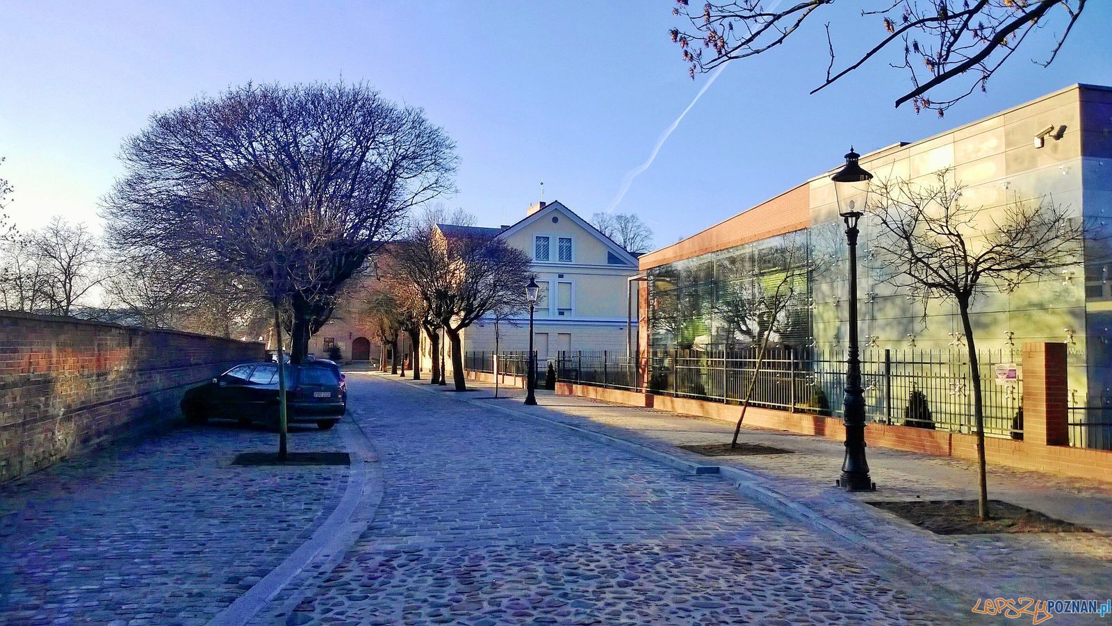 na zdjęciu budynek rezerwatu Genius loci.