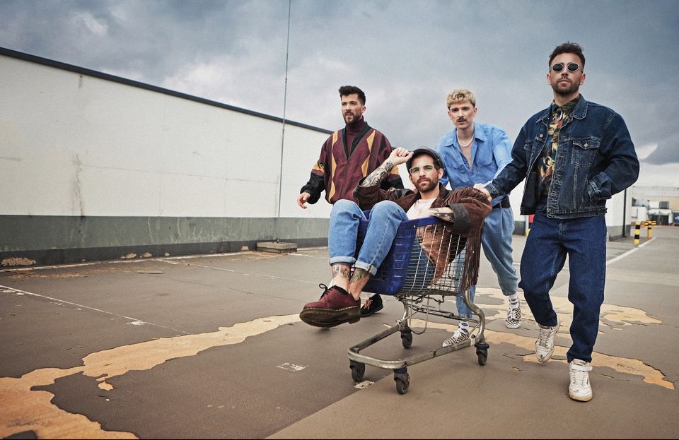 Zdjęcie członków zespołu.