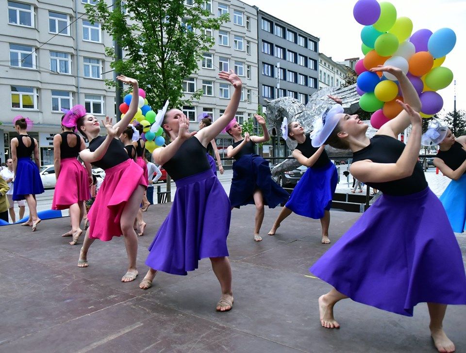 Na zdjęciu fragment przedstawienia. ulicznego