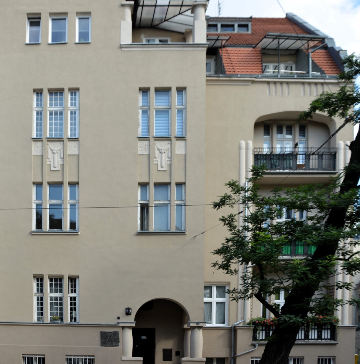 fotografia kamienicy, w której mieszkała poetka