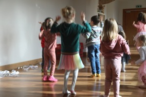 Na zdjęciu fragment warsztatów dla dzieci.