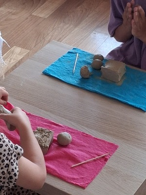 Na zdjęciu fragment warsztatów dla dzieci.