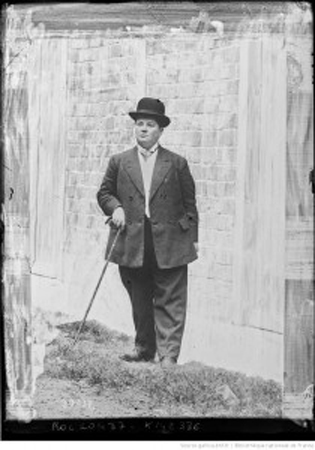 Madeleine Pelletier - kobieta w meloniku. Fot. Agence Rol. Ok. 1912 r.